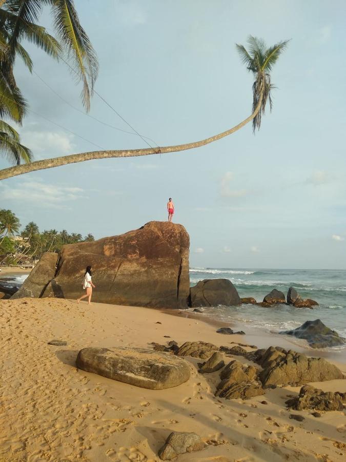 Near Beach Rest Unawatuna Esterno foto